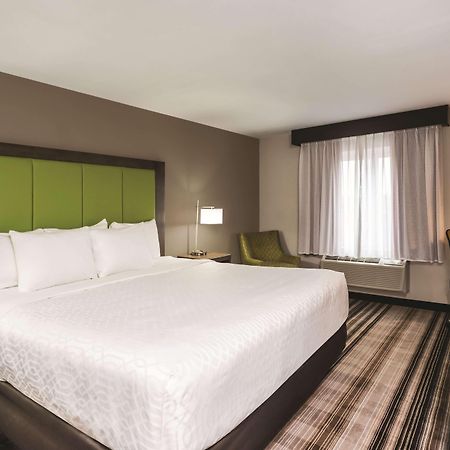 La Quinta By Wyndham Brooklyn Central New York Exterior photo