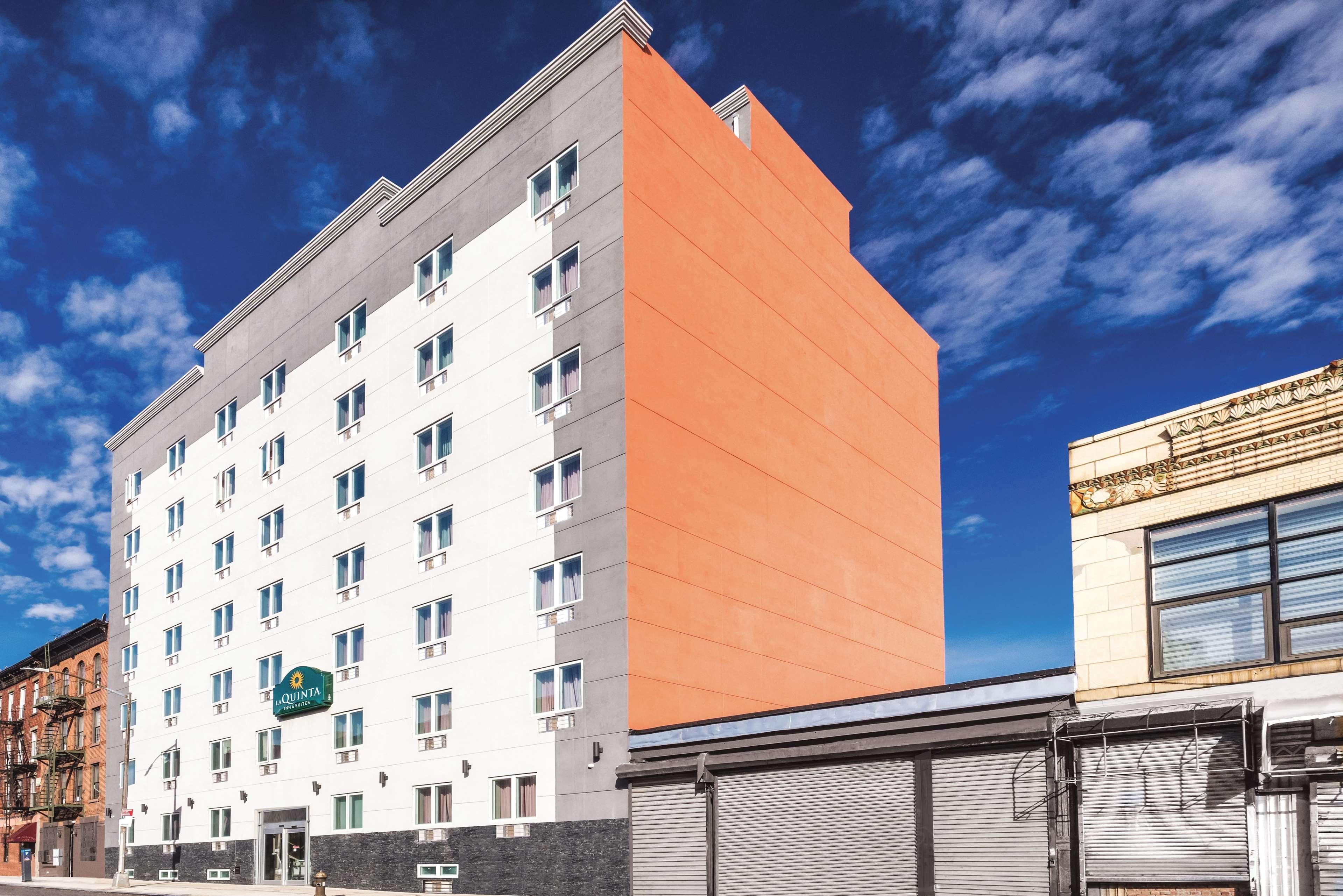 La Quinta By Wyndham Brooklyn Central New York Exterior photo