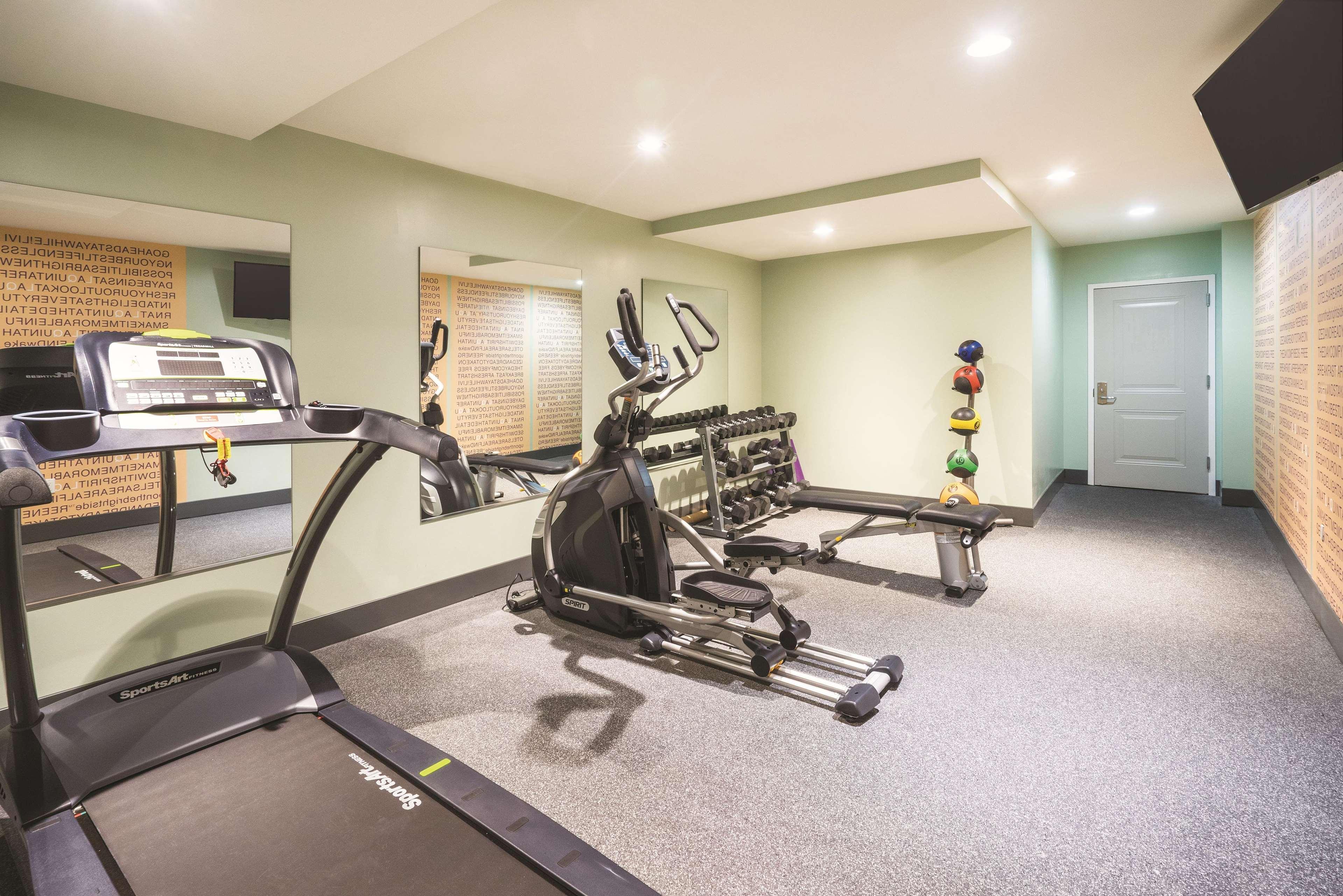 La Quinta By Wyndham Brooklyn Central New York Exterior photo