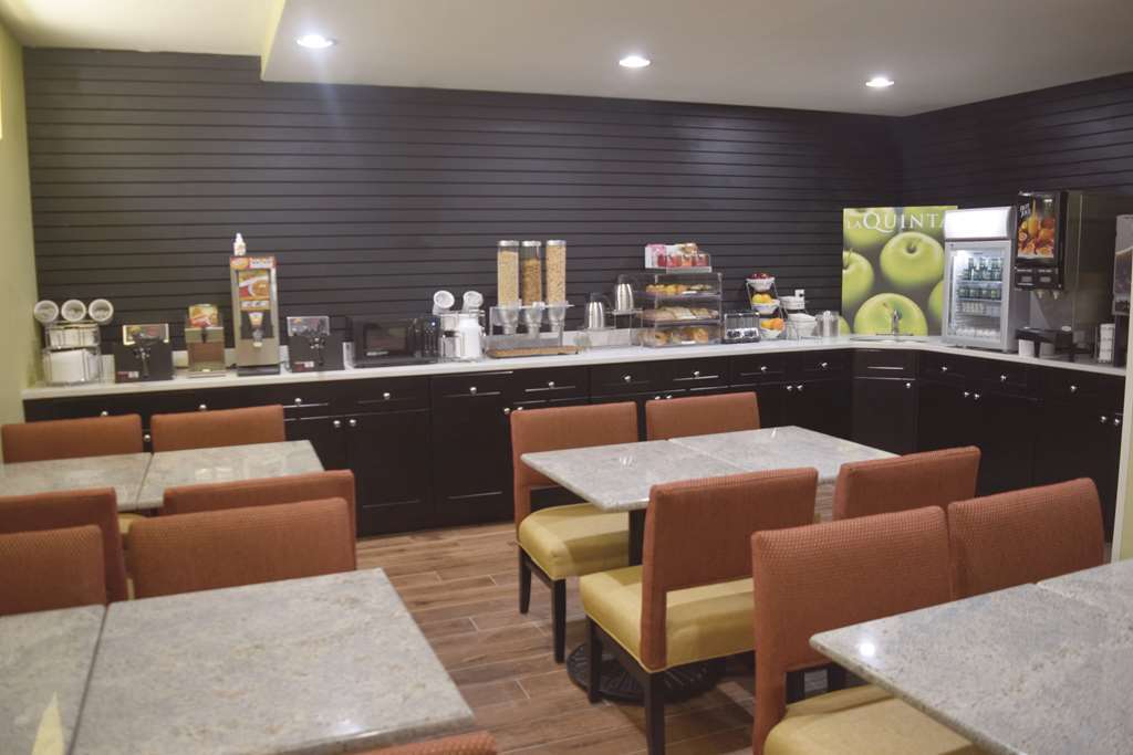 La Quinta By Wyndham Brooklyn Central New York Restaurant photo